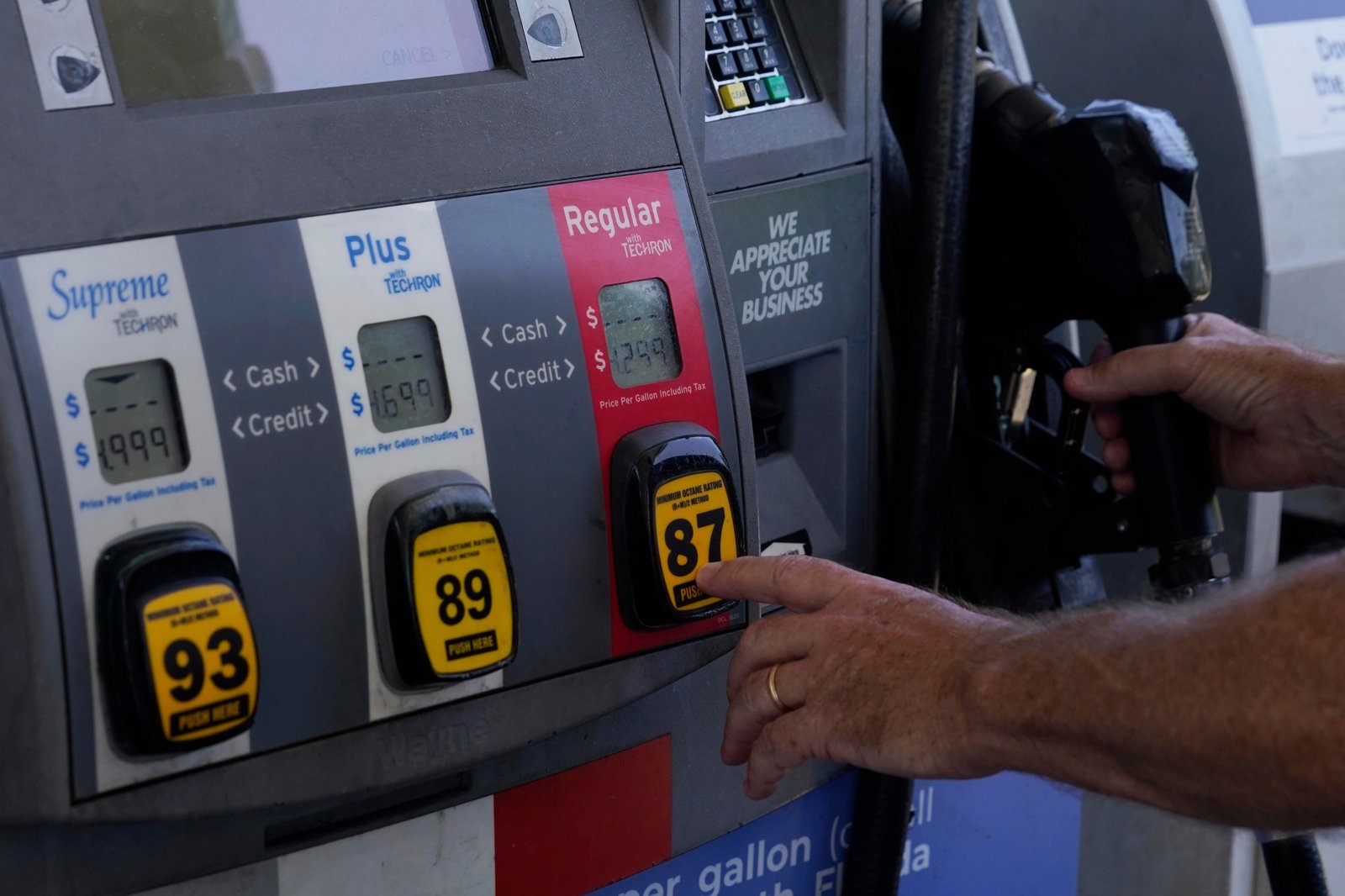 Oil Prices Surge as US–Iran Talks Stall, Raising Global Supply Concerns
