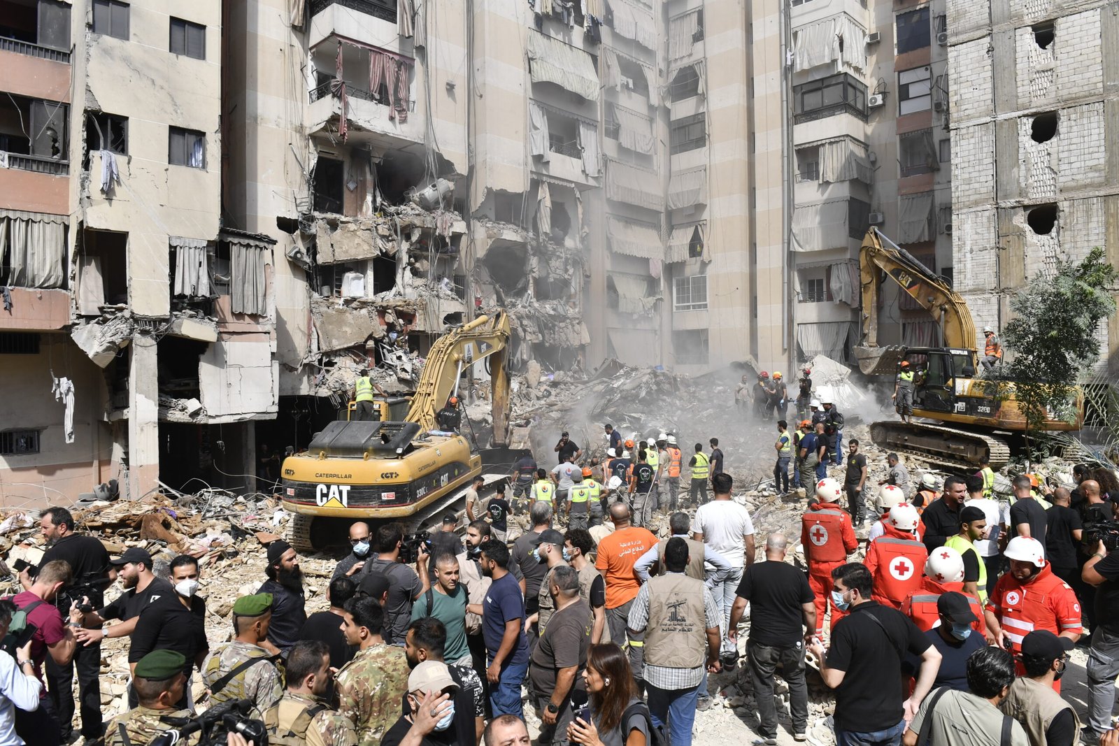 Lebanon Crisis Deepens as Israeli Strikes Push Death Toll Beyond 2,400